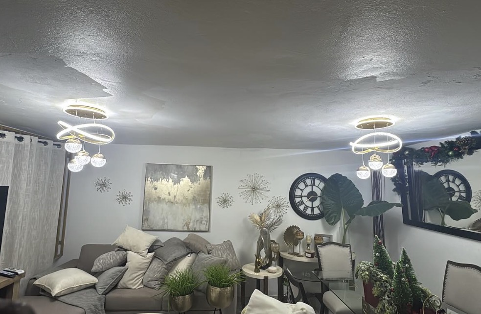 Sala con iluminación instalada