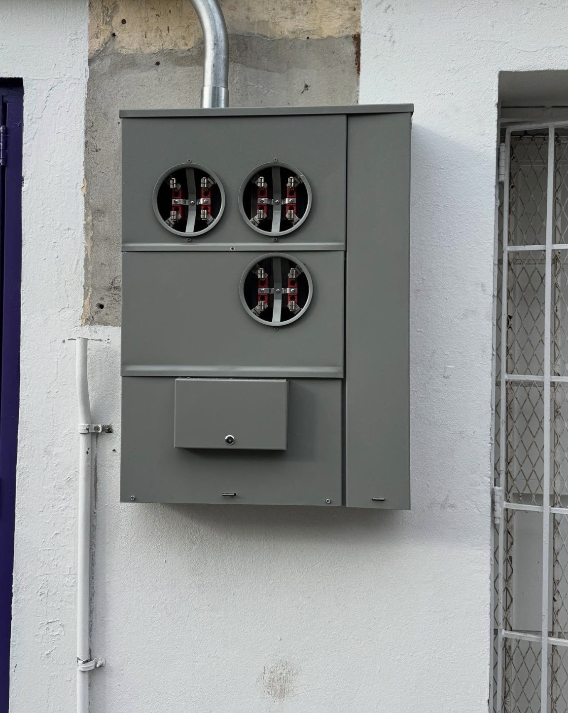 Panel eléctrico exterior nuevo